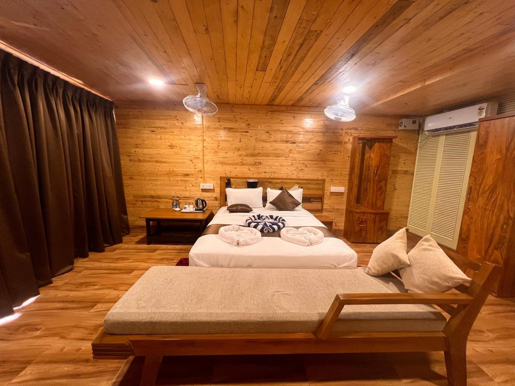 Darsy Residency Hotel Agonda Buitenkant foto